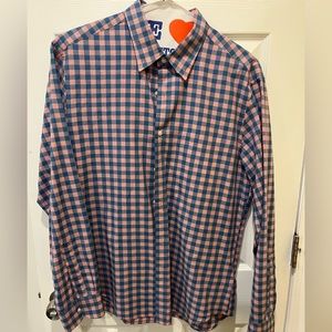 J crew slim fit men’s button down, excellent condition.